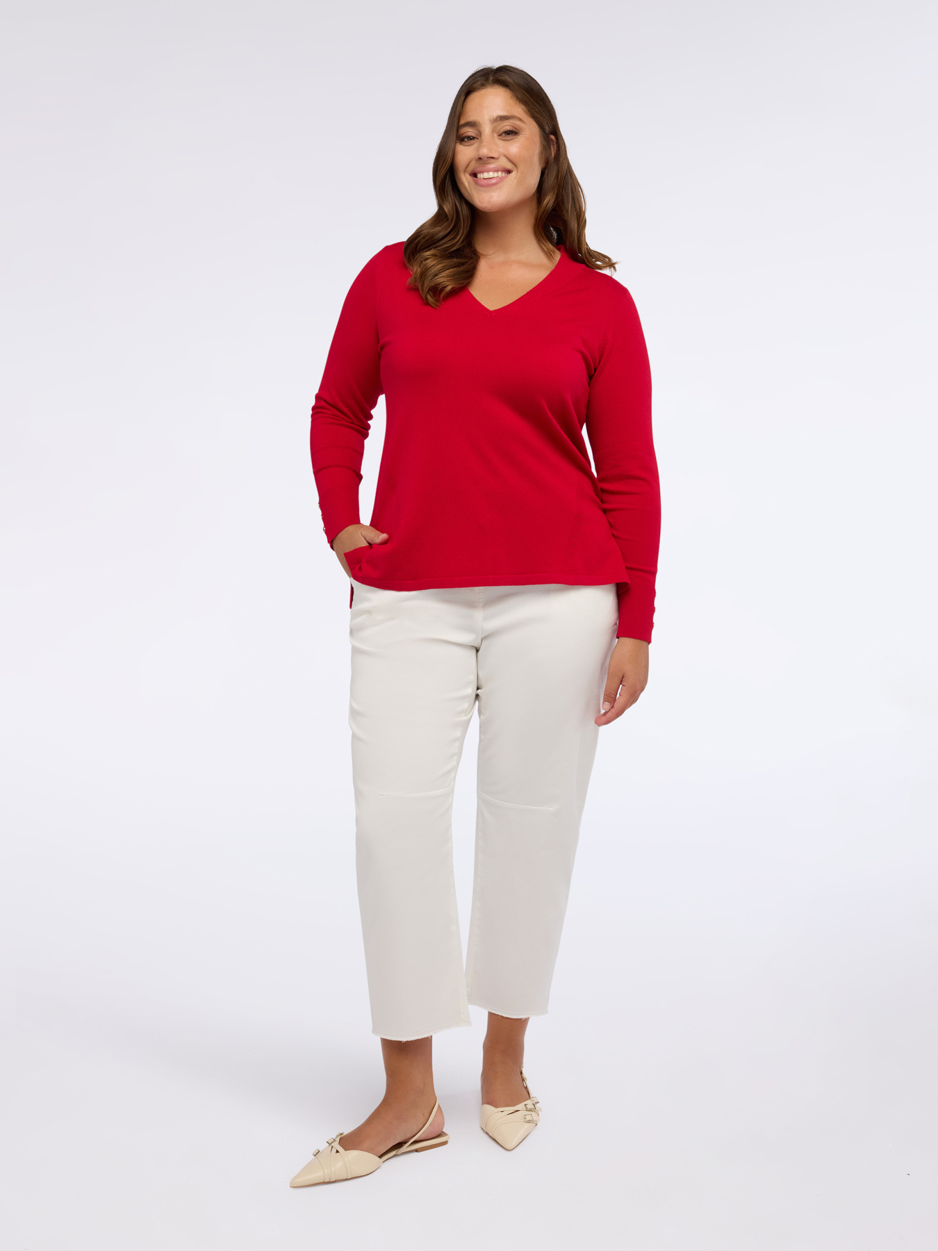 V-neck sweater with buttons on the cuffs image number 3