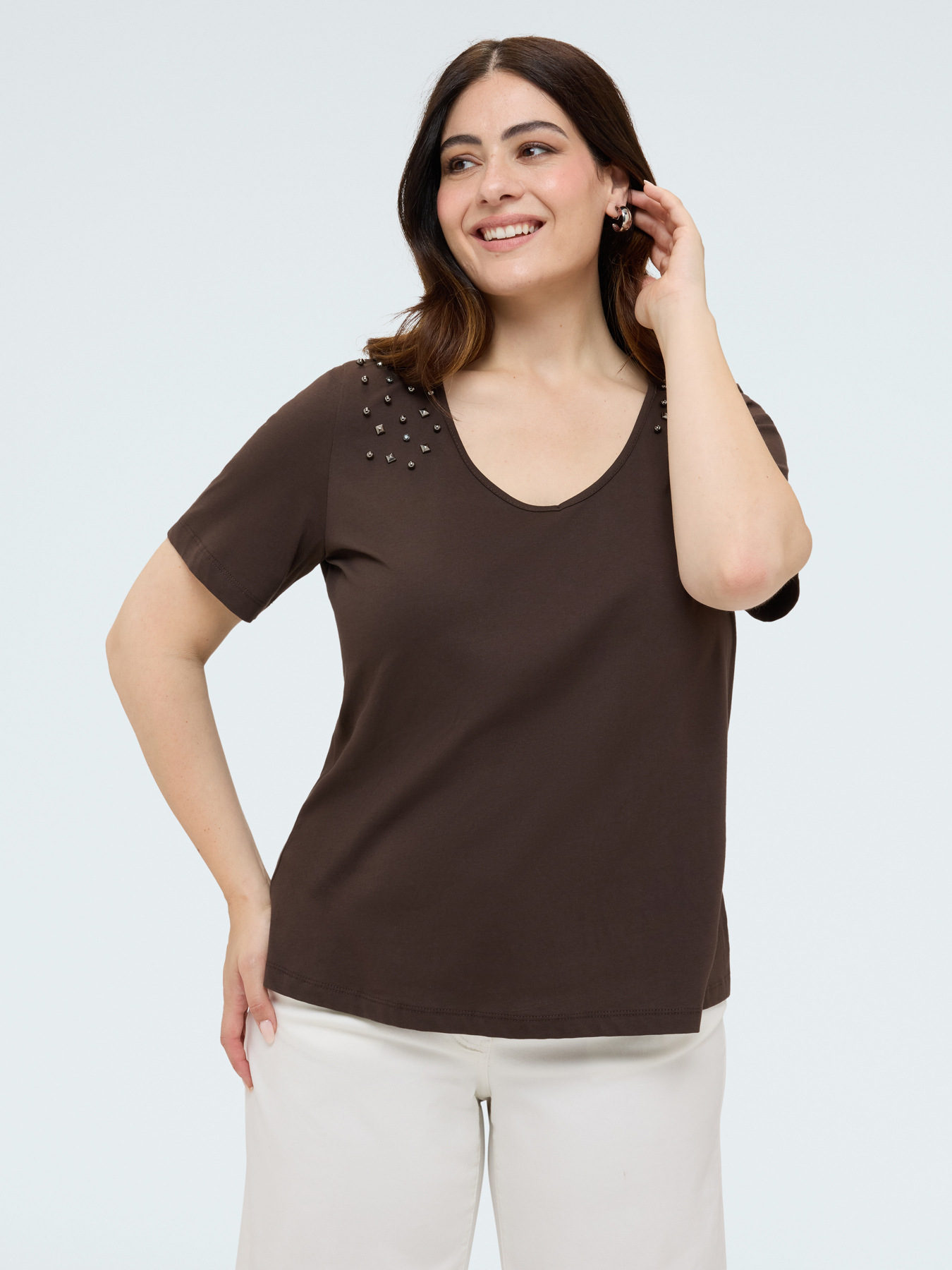 T-shirt in cotone con borchie sulle spalle image number 0