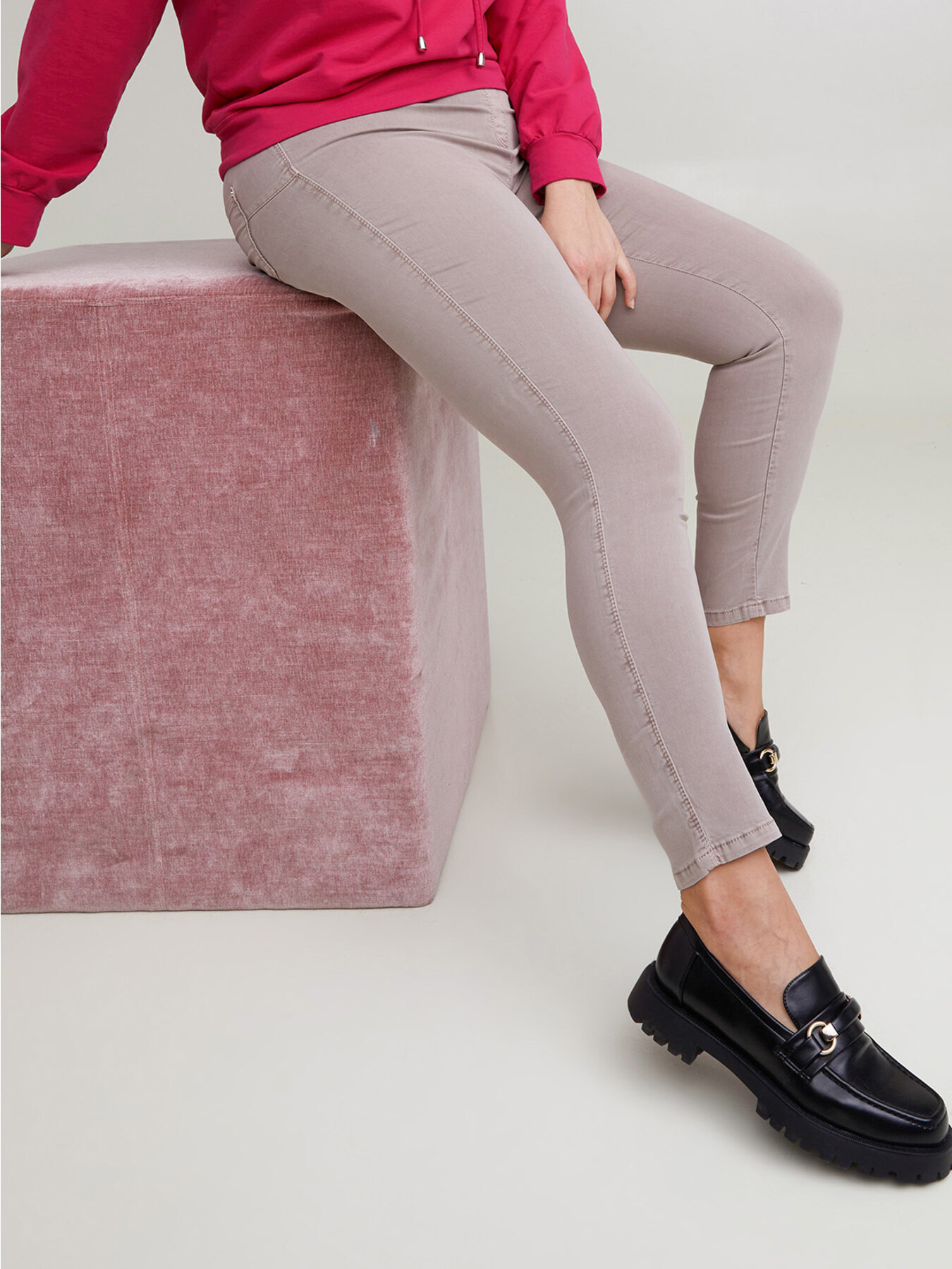 Jeggings push up Diamante image number 2