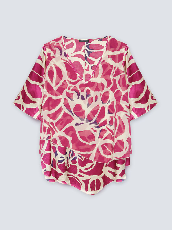 Blouse printed with overlaps