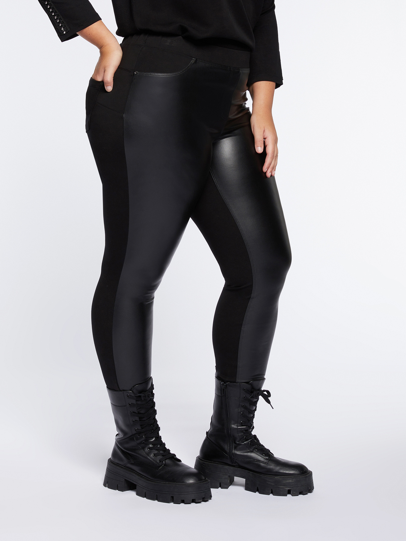 ECOVERO&trade; viscose skinny trousers image number 0