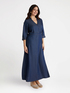 Vestito lungo incrociato davanti con fibre in TENCEL&trade; image number 3