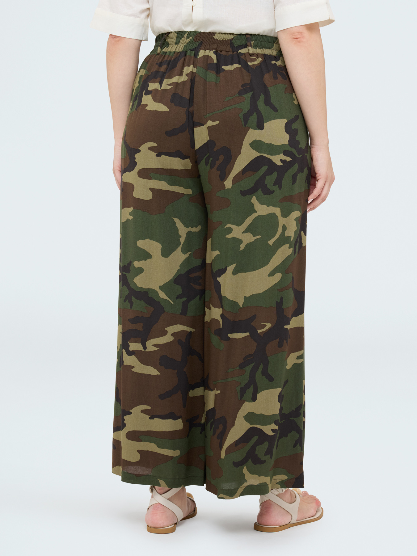Camouflage palazzo pants image number 1