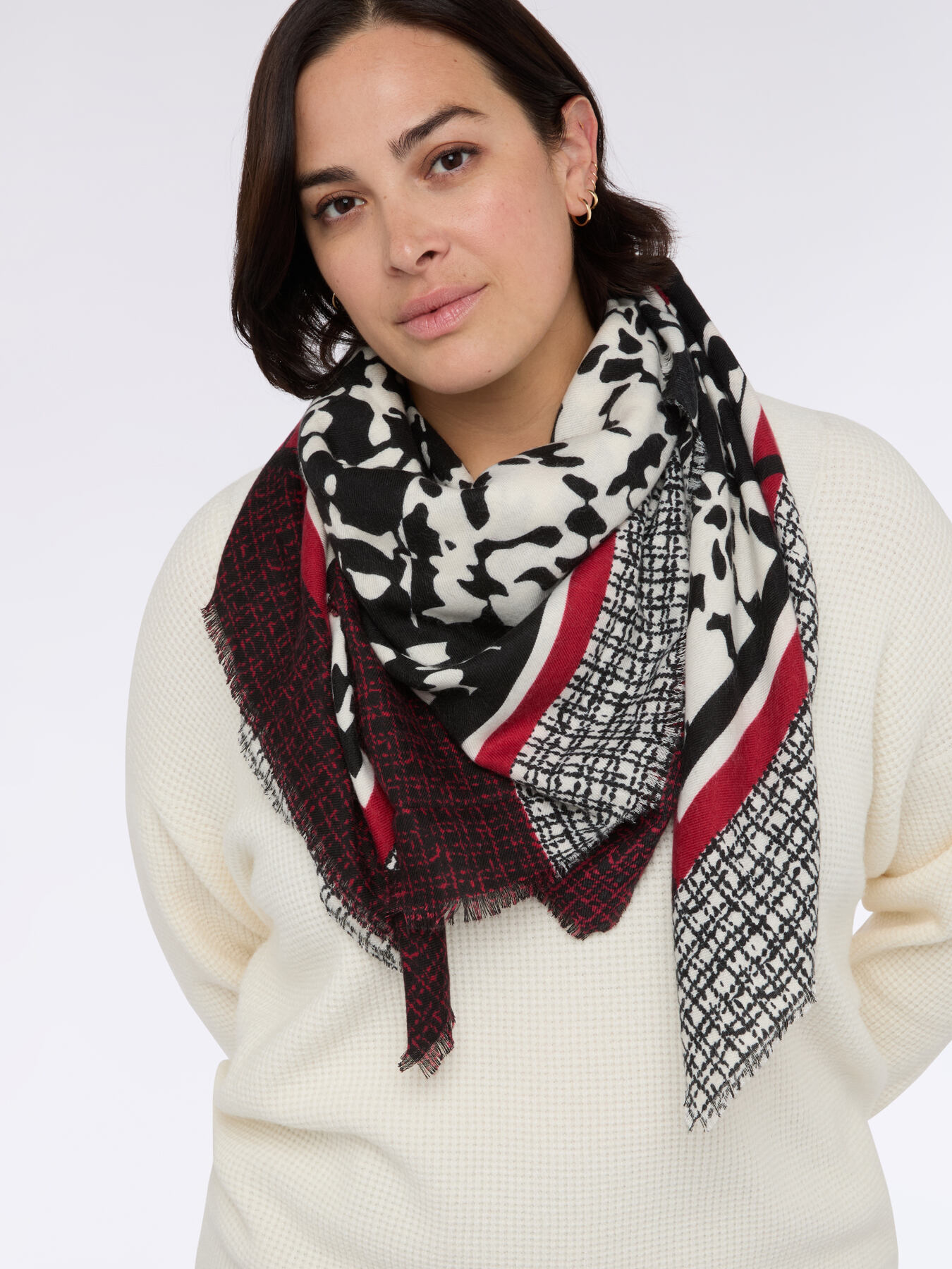 Long scarf with print image number 0