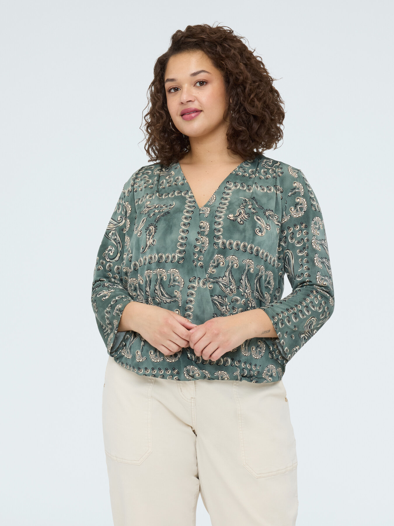 T-shirt in jersey con stampa paisley image number 0