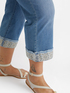 Jeans cropped con bordo in pizzo image number 3