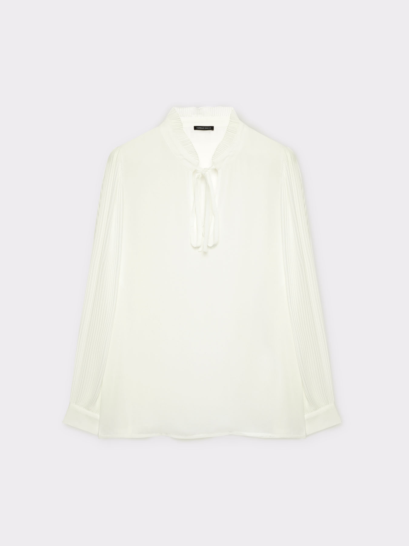 Blusa con mangas plisadas image number 3