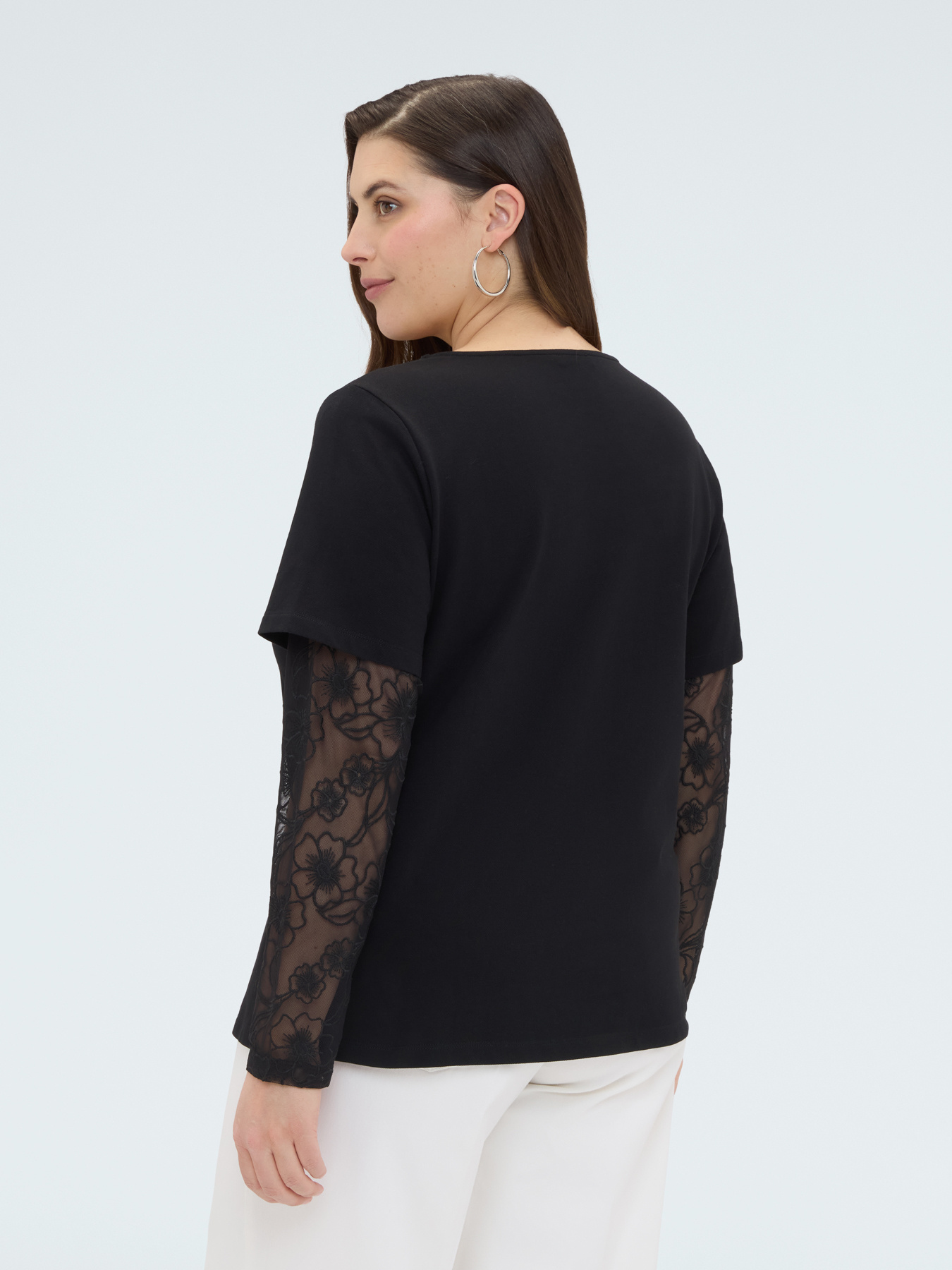 T-shirt con maniche e scollo in pizzo image number 1