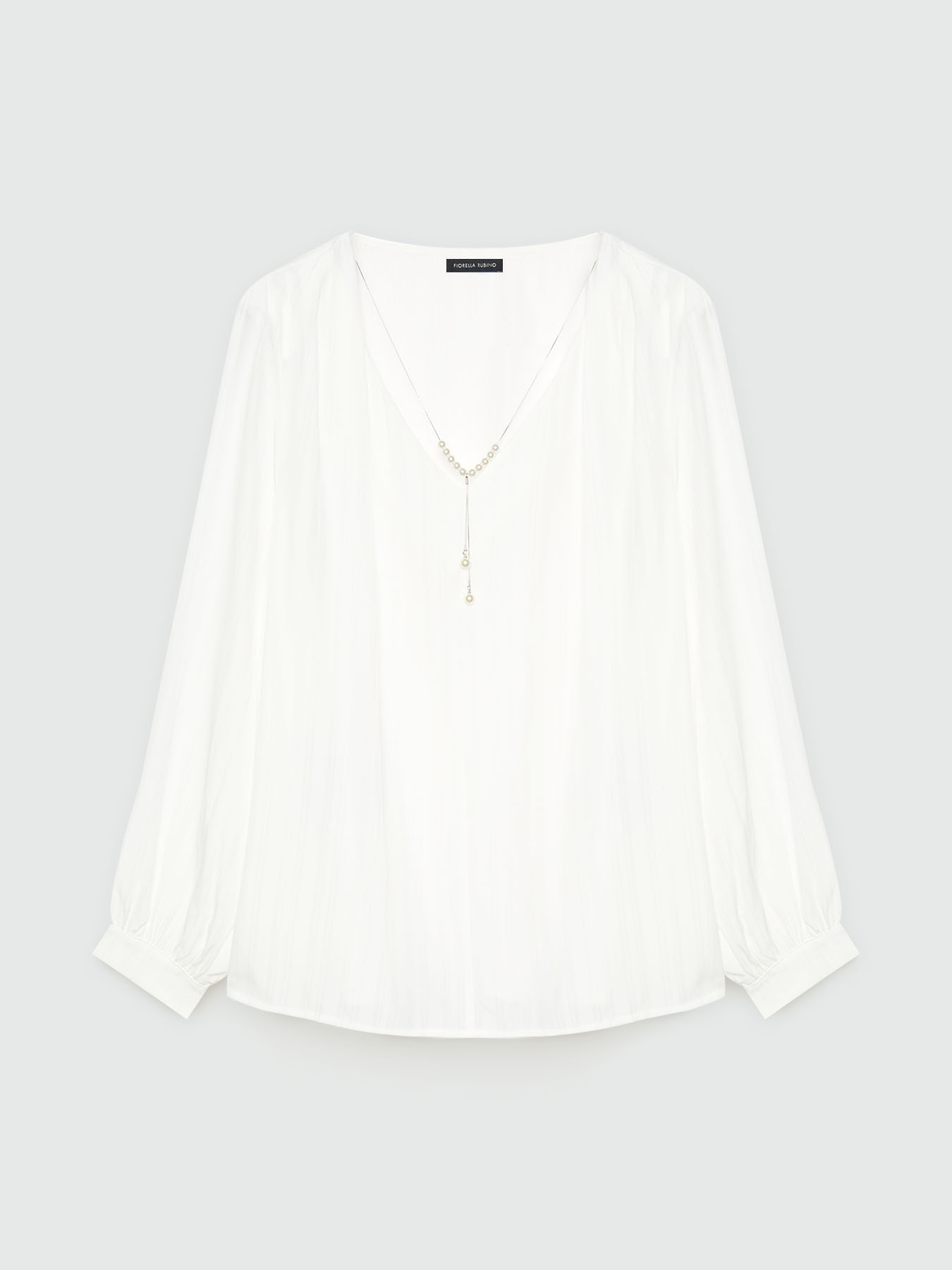 Blusa con collar de perlas image number 4