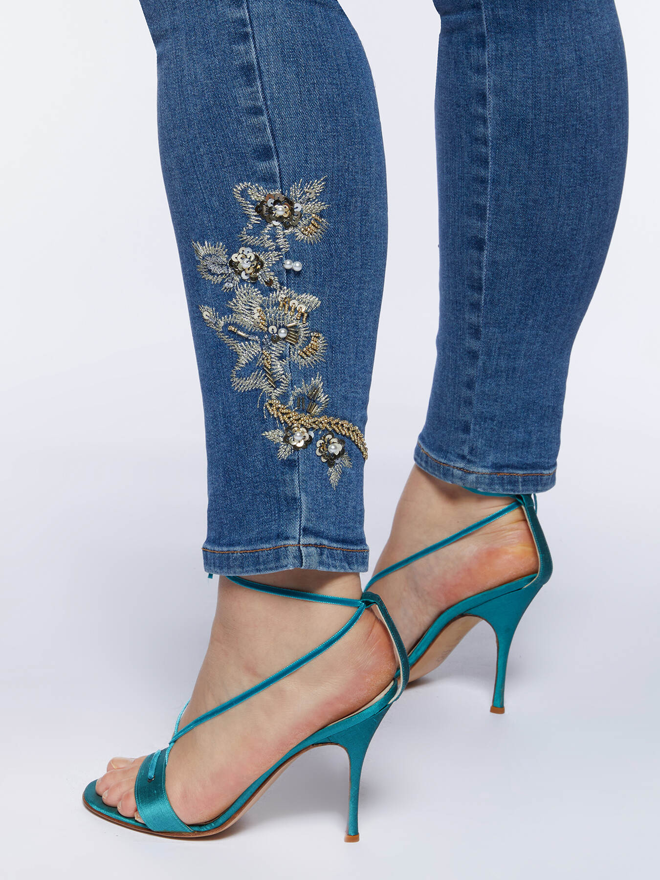 Vaqueros skinny bordados image number 3