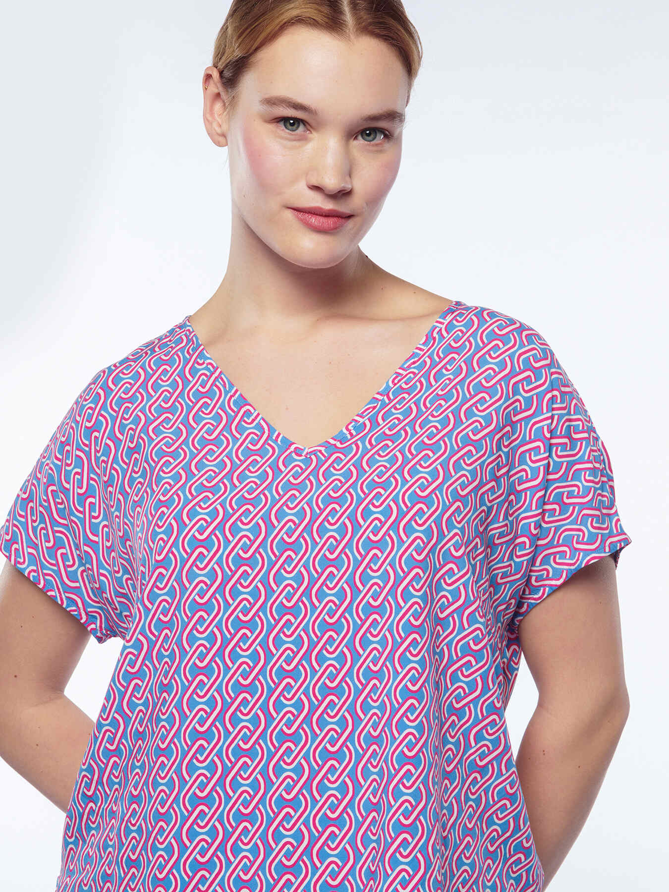 Blouse with a chain print image number 1