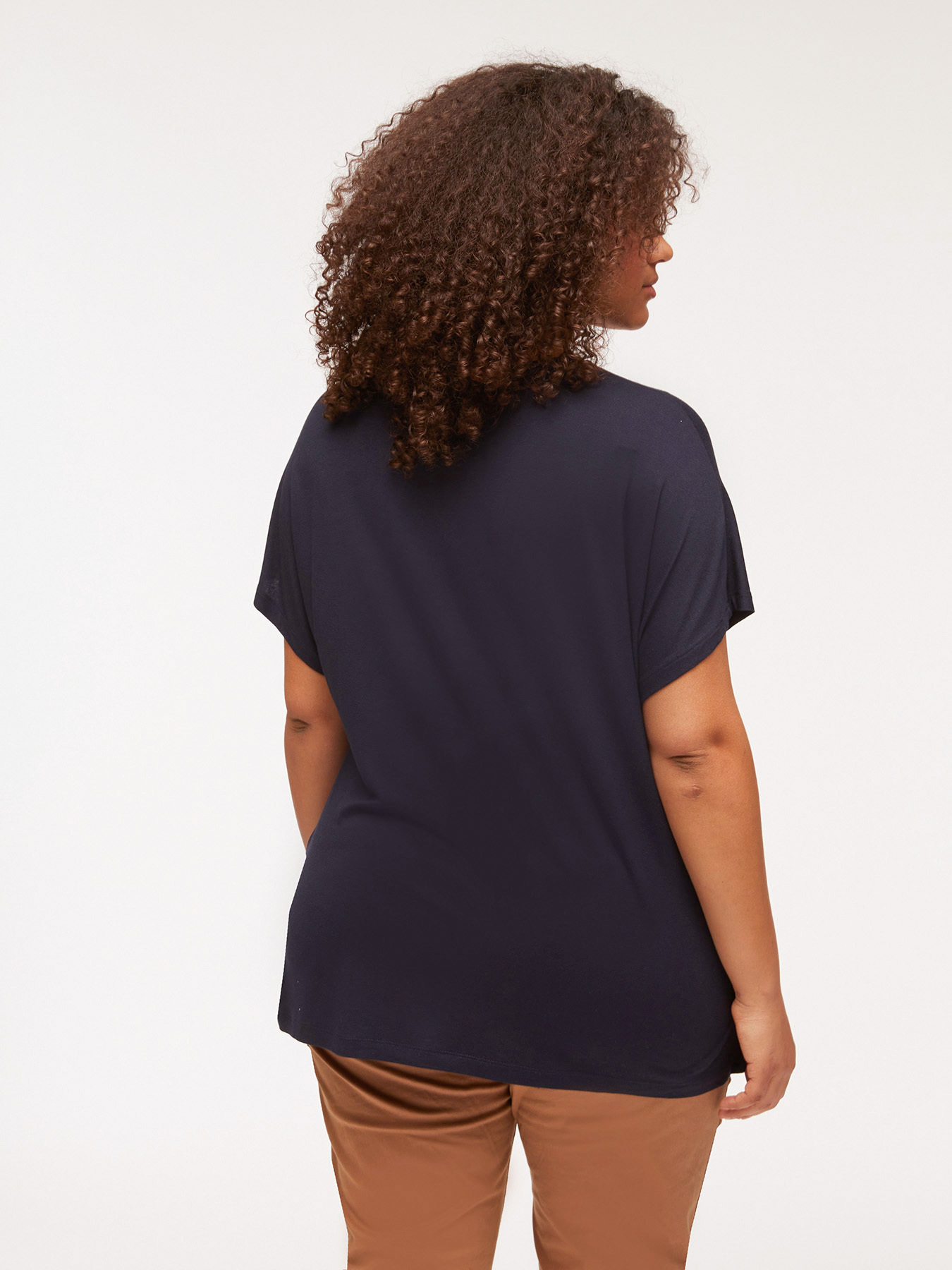 T-Shirt mit Schmetterling image number 1