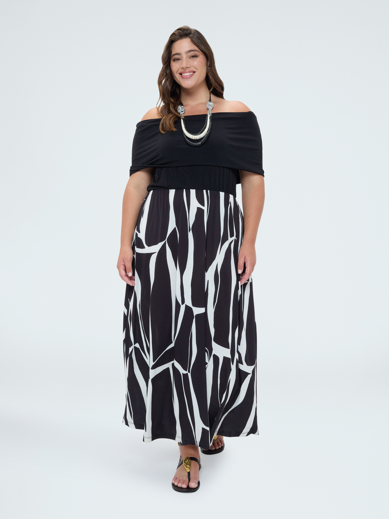 Vestido Chill off shoulder con estampado image number 4