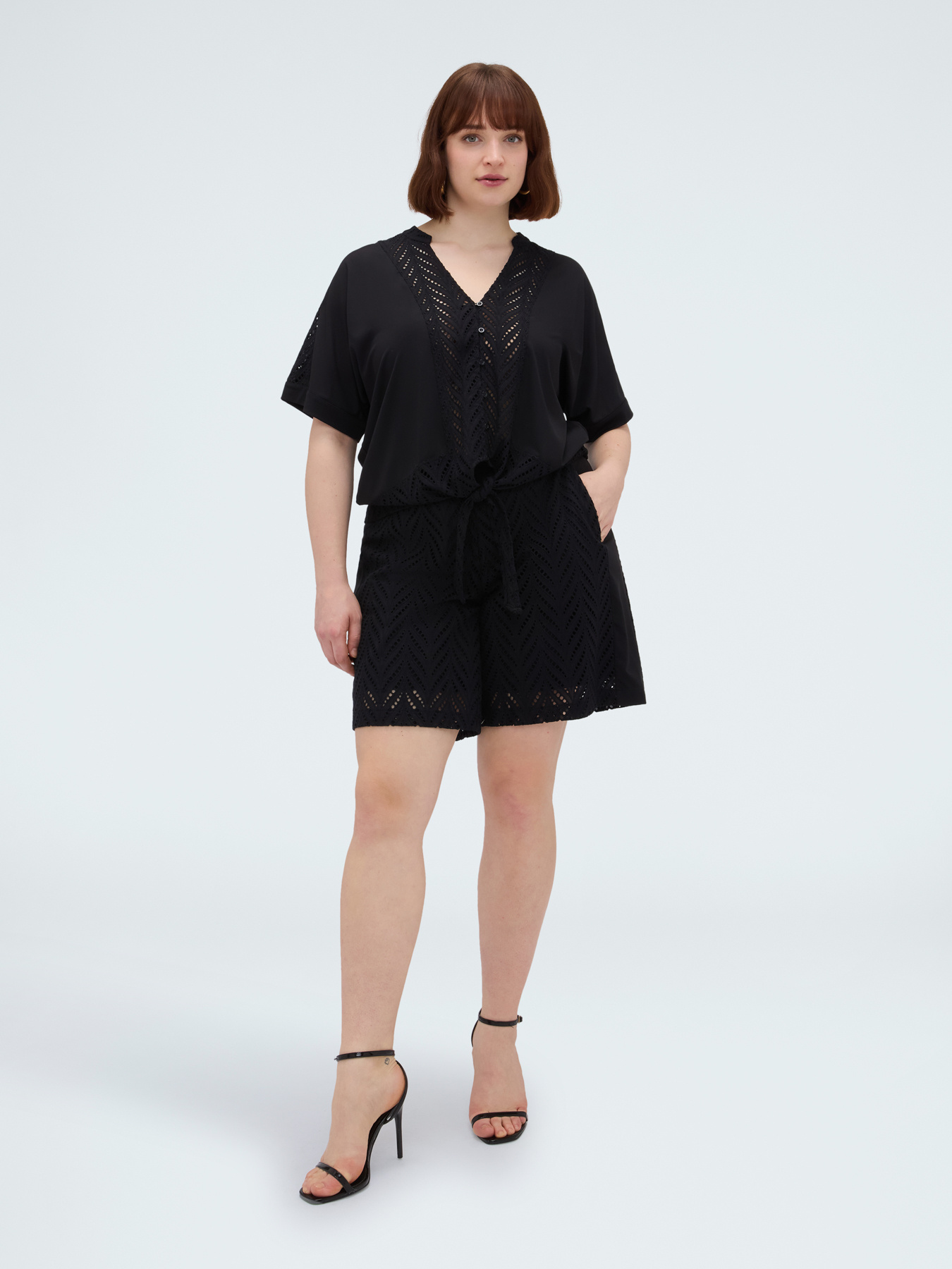 Sangallo cotton eyelet shorts image number 2
