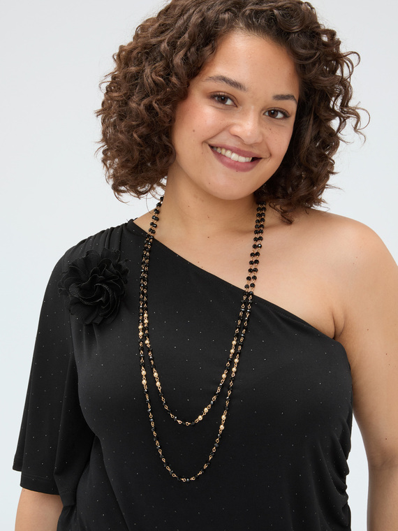 Necklace with tulle flower brooch