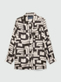Chemise &agrave; motif optique noir et blanc image number 4