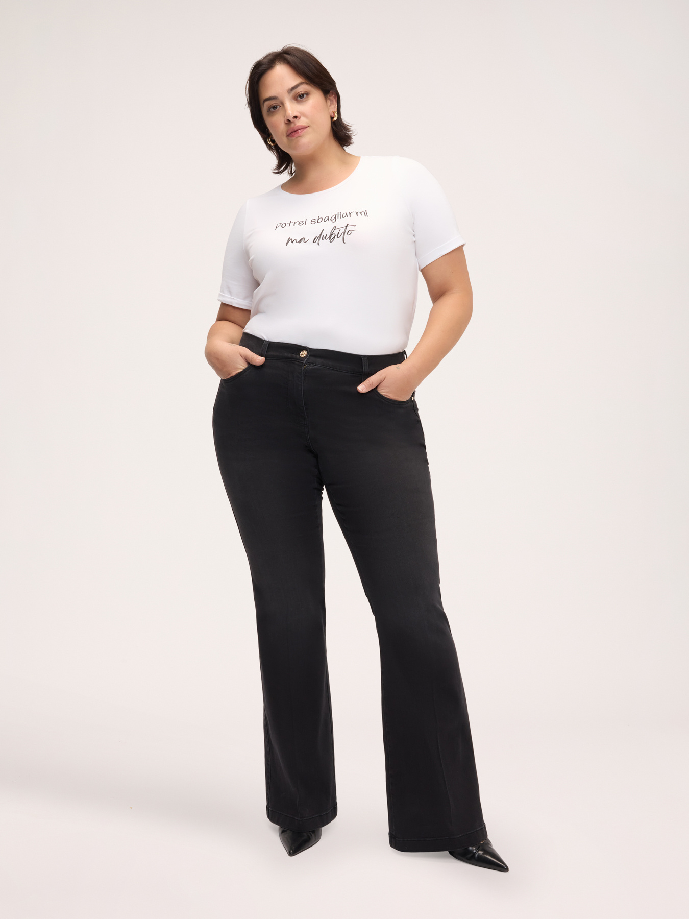 Flare-Jeans in dunkler Waschung image number 4