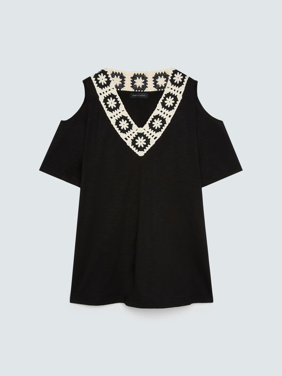 Modal jersey T-shirt with V-neck