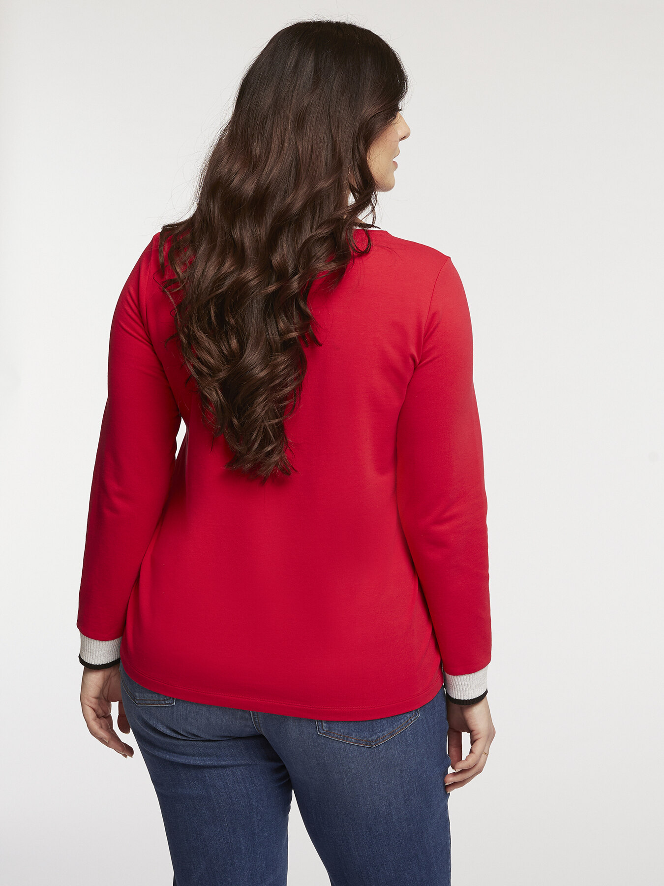 Sudadera bordada image number 1