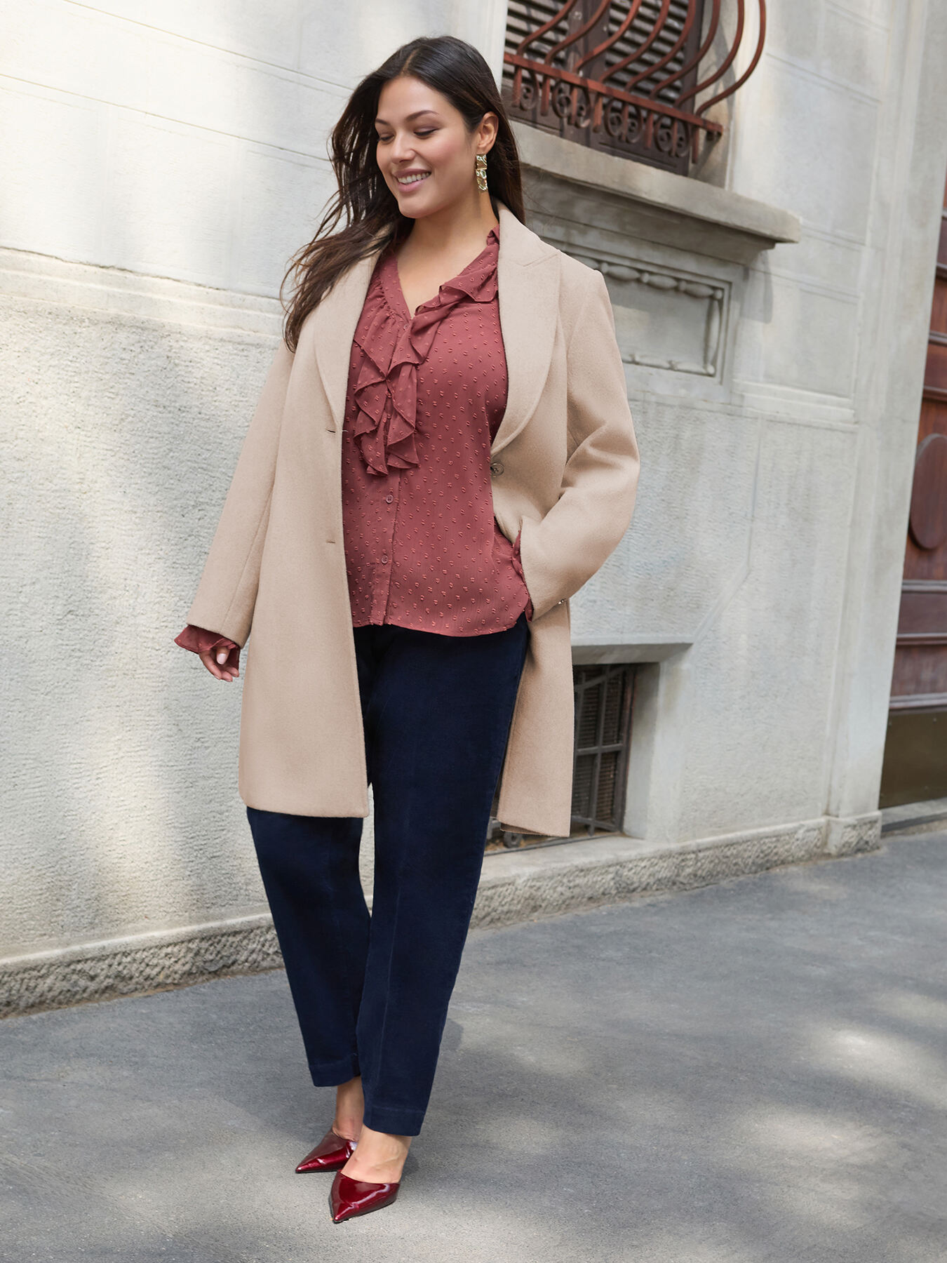 Wool blend coat with buttons and notched collar image number 4