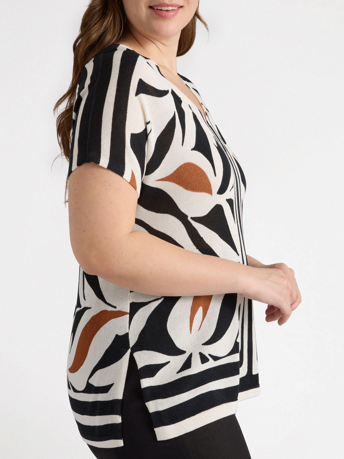 Sweater with ethnic print image number 3