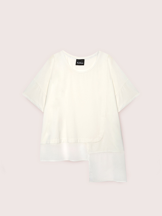 T-shirt with asymmetric insert