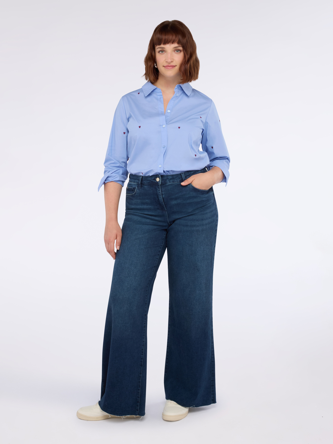 Heart embroidered poplin shirt image number 2