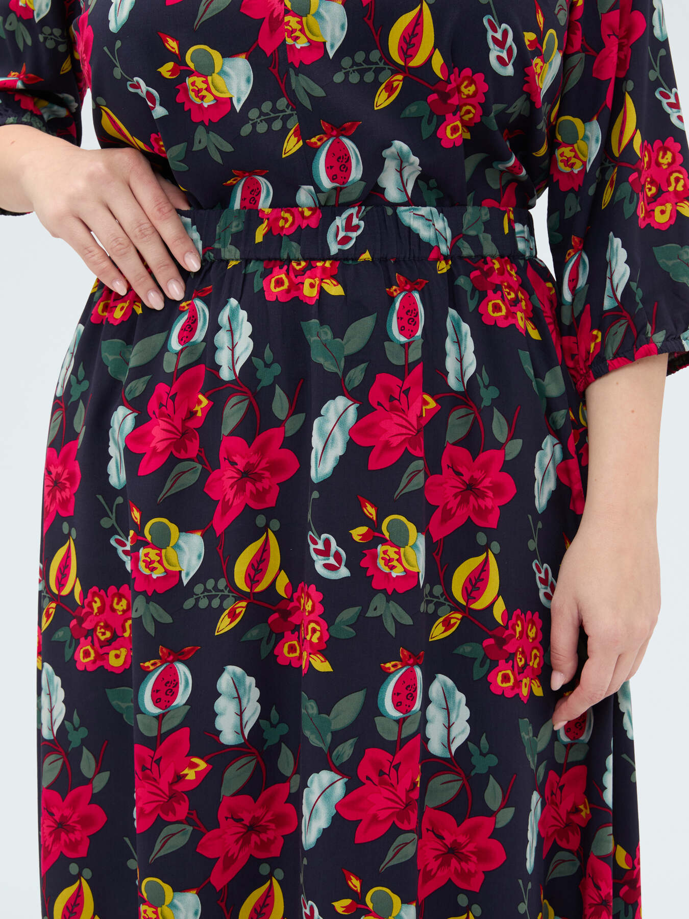 Long skirt with floral print image number 3