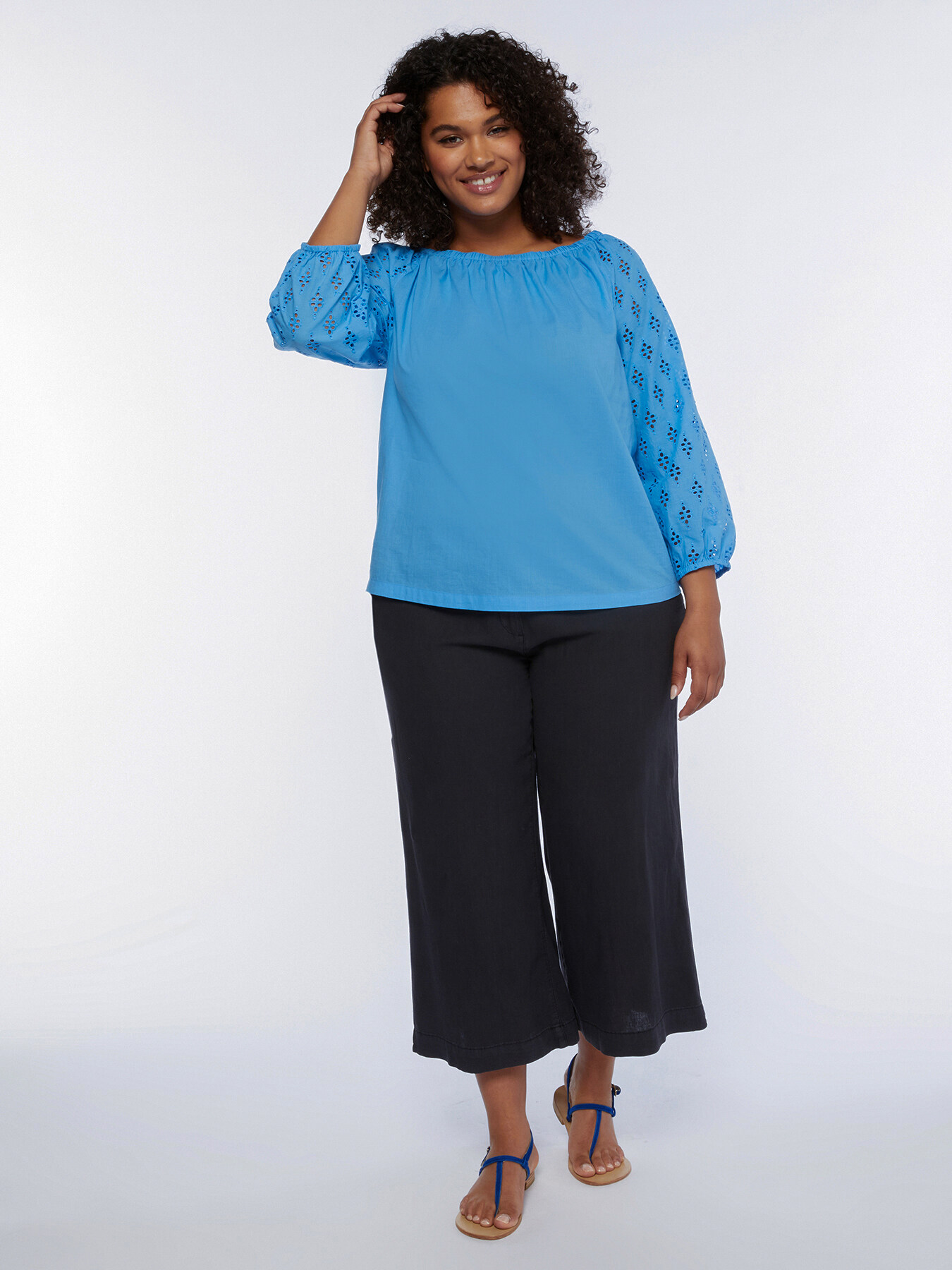 Off-Shoulder-Bluse mit &Auml;rmeln aus St. Galler Spitze image number 2