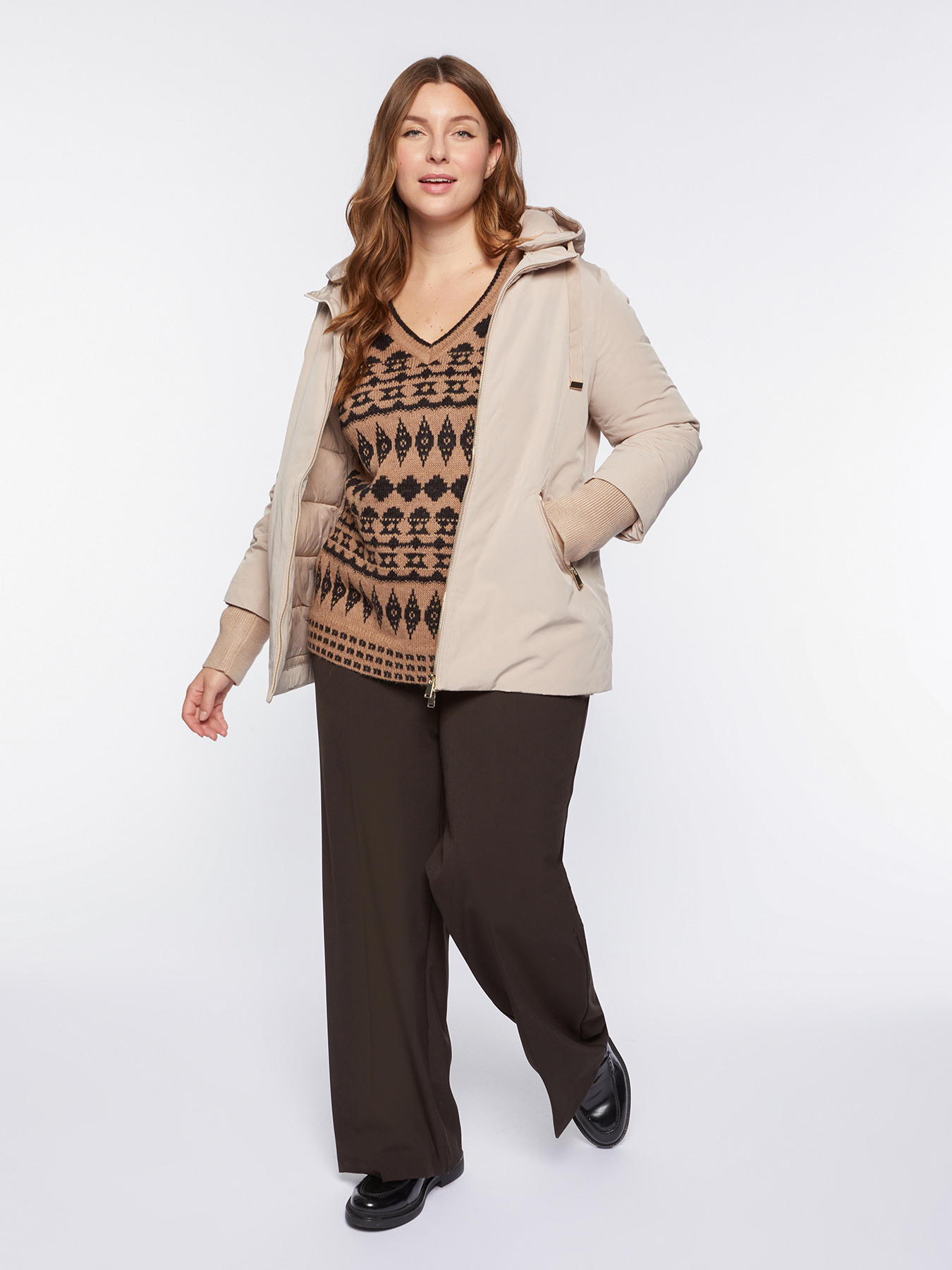 Piumino con cappuccio e bordi in maglia image number 3