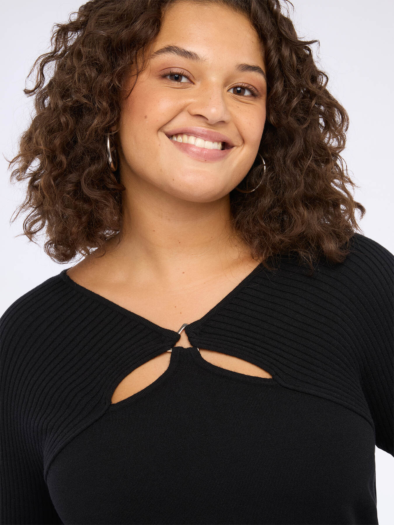 Top with cut-out details image number 2