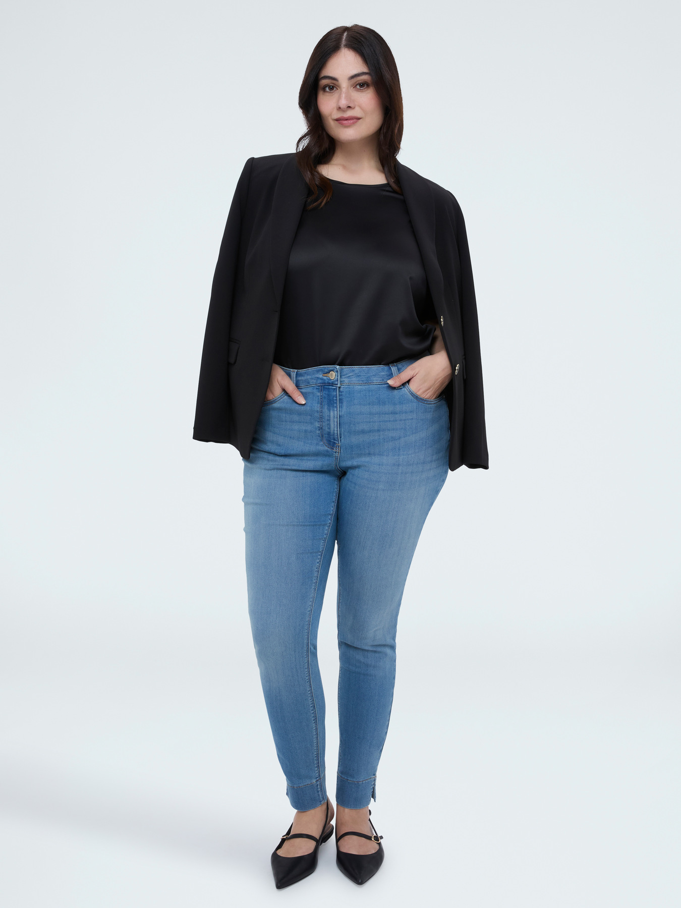 Bi-material t-shirt with round neckline image number 3