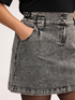 Minijupe en denim d&eacute;lav&eacute; image number 3