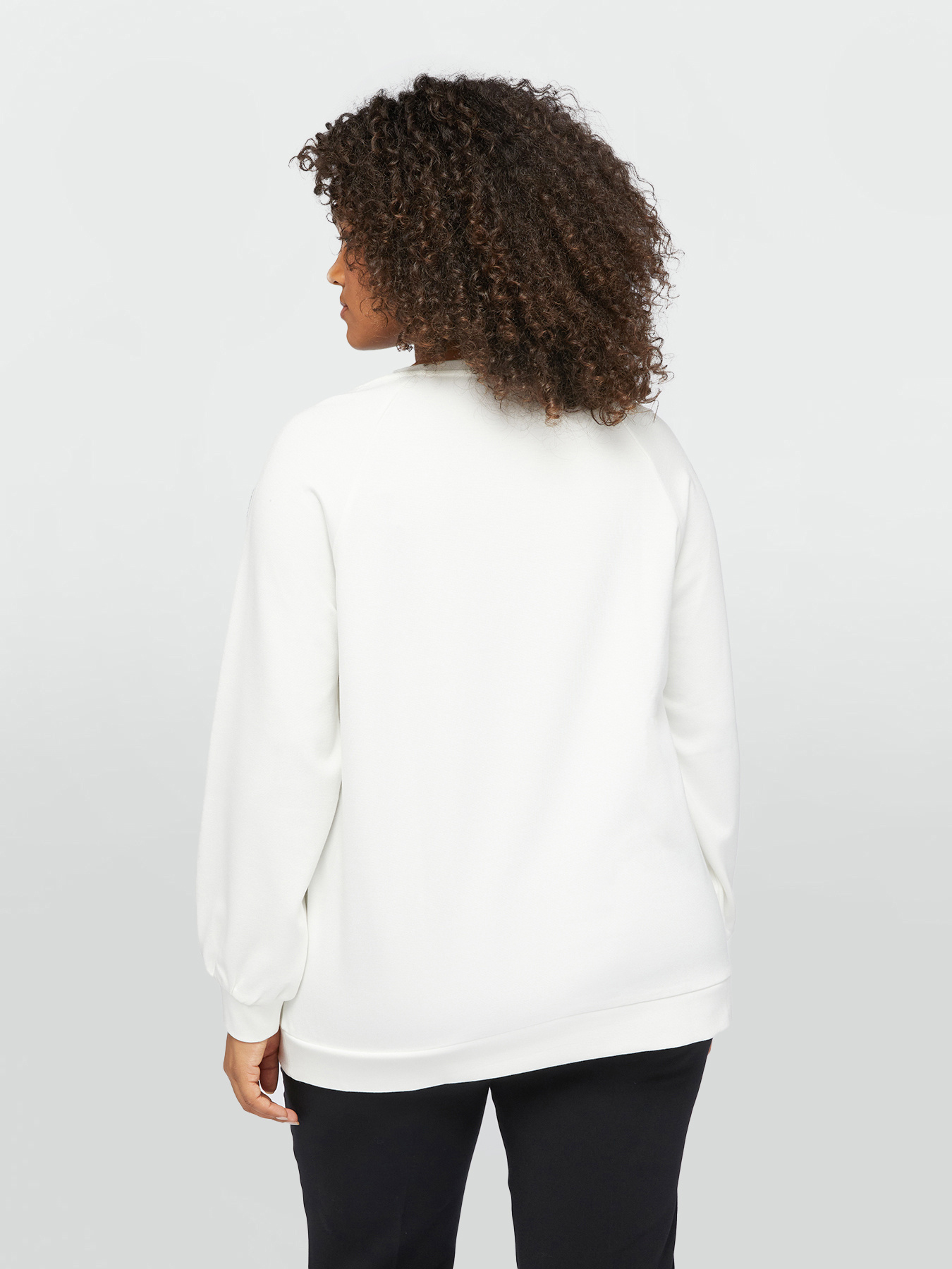 Sweat-shirt brod&eacute; en viscose LENZING&trade; ECOVERO&trade; image number 1