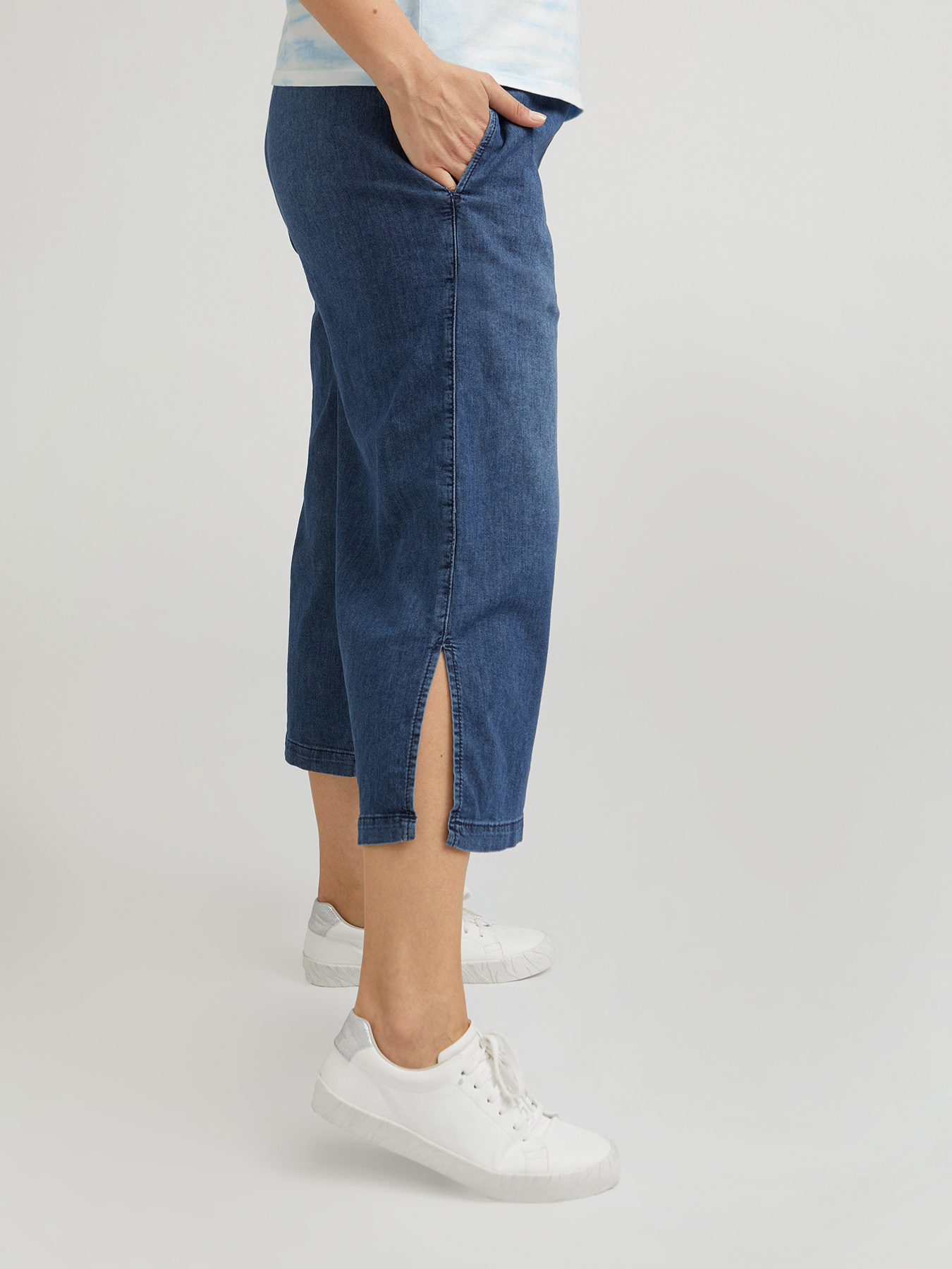 Jeans cropped in cotone organico #livegreen image number 2
