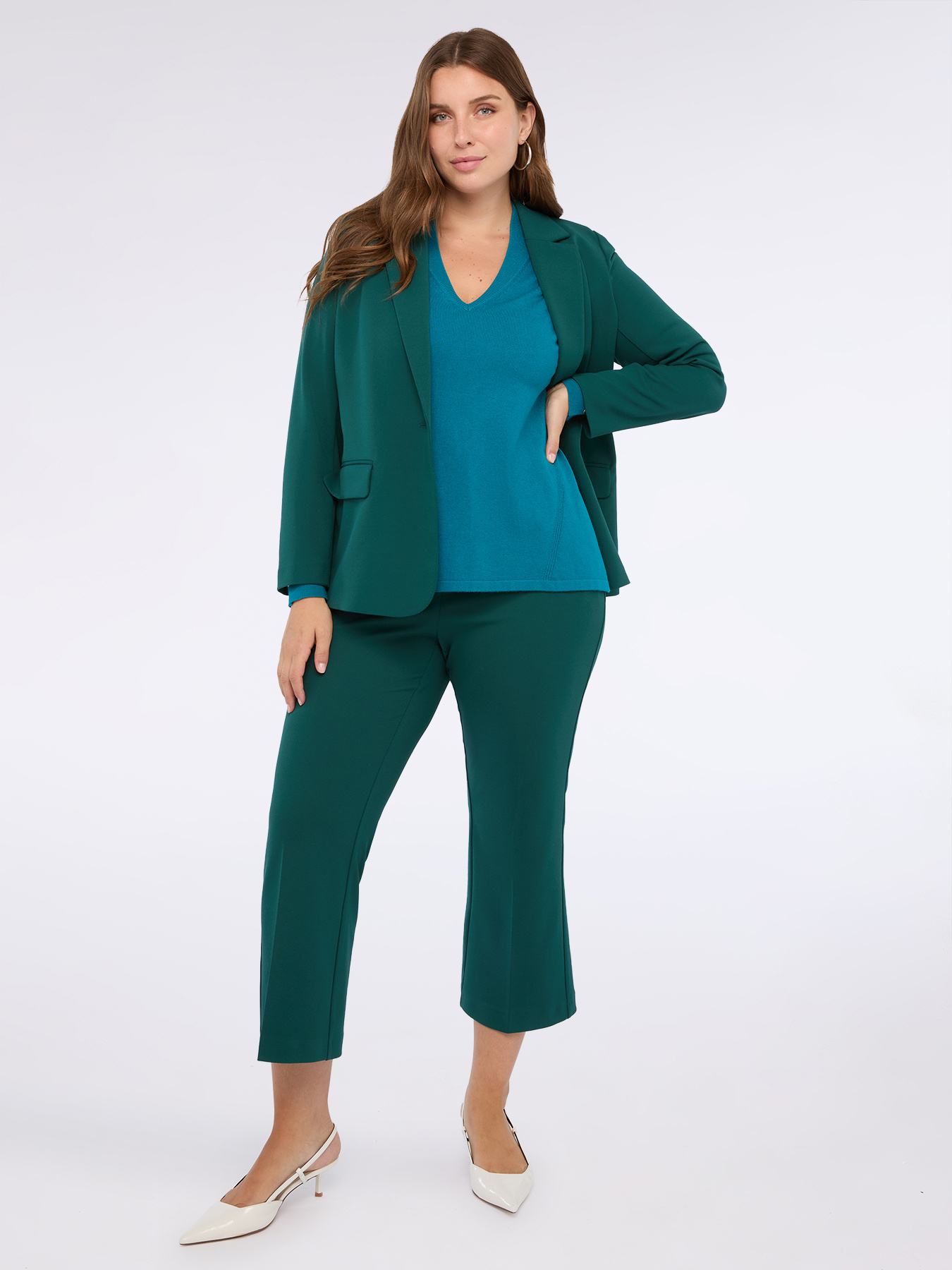 V-neck sweater with buttons on the cuffs image number 4