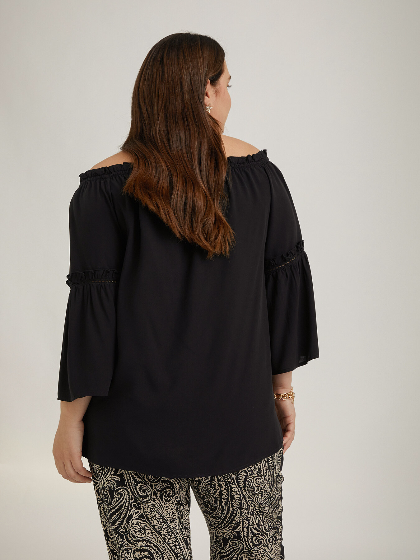 Blusa off shoulders image number 1