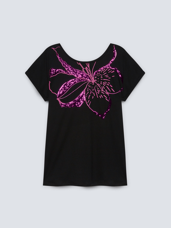 T-shirt with jumbo embroidered flower
