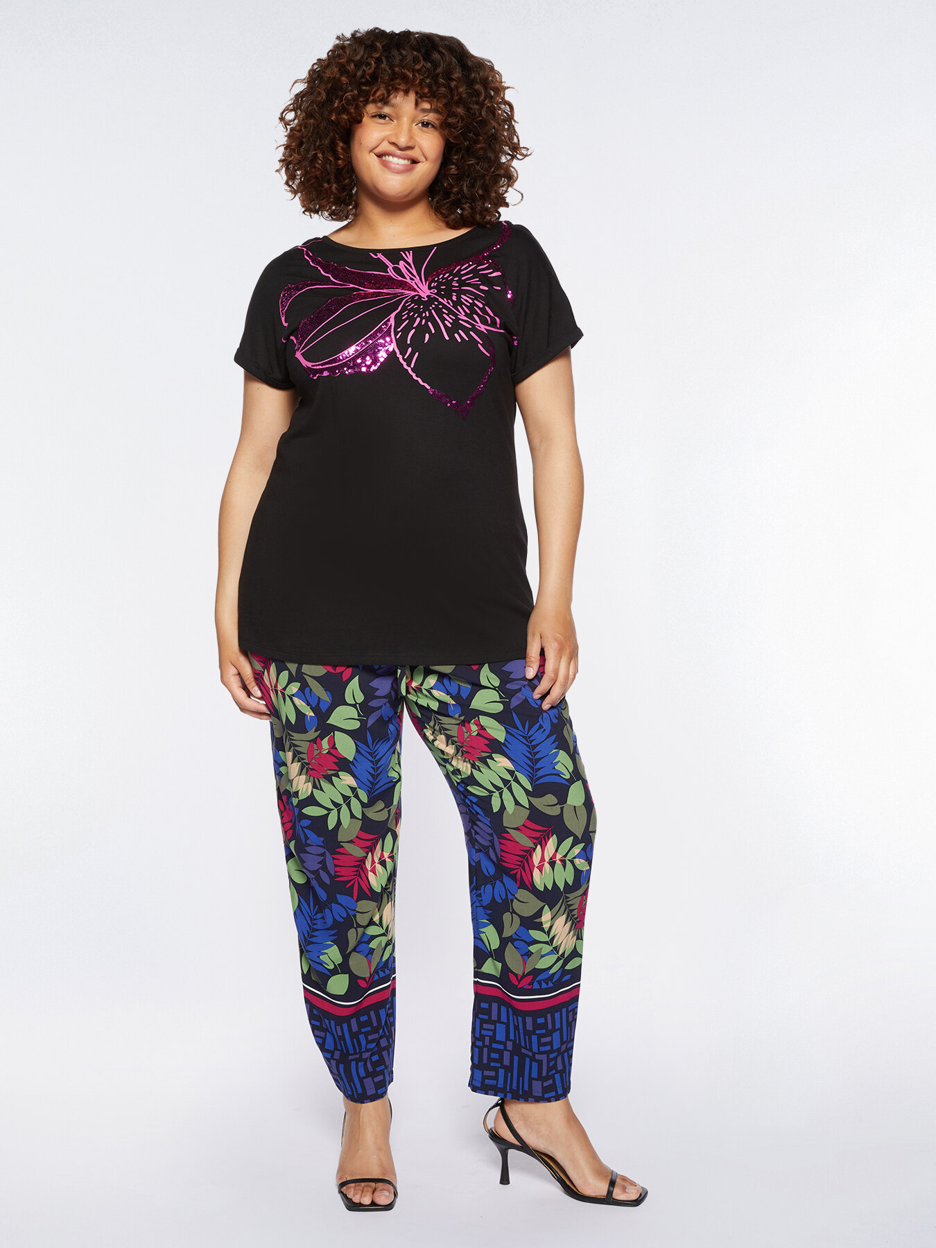 ECOVERO&trade; viscose printed trousers image number 2