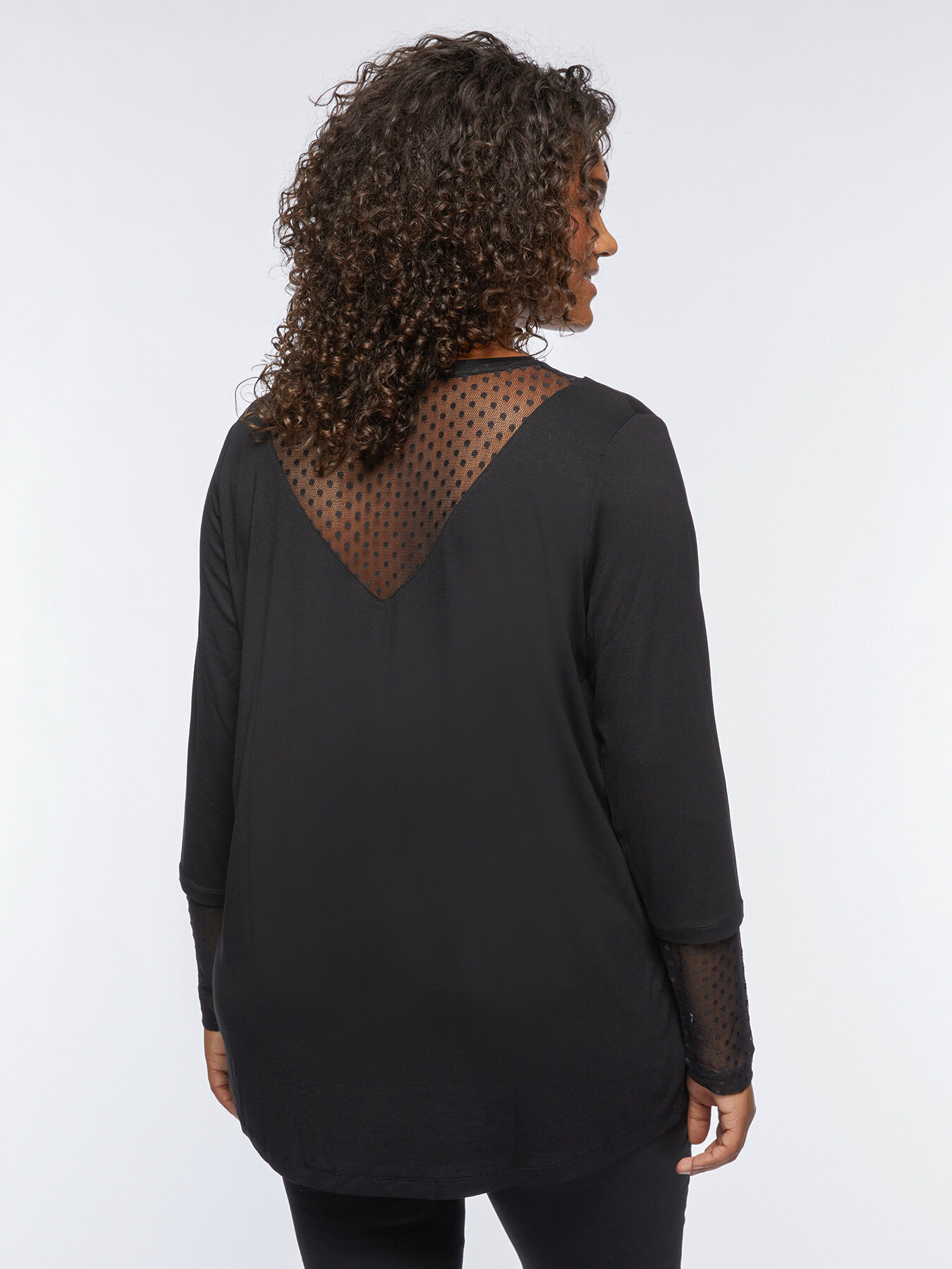 Camiseta con aplicaciones en tul de plumeti image number 1