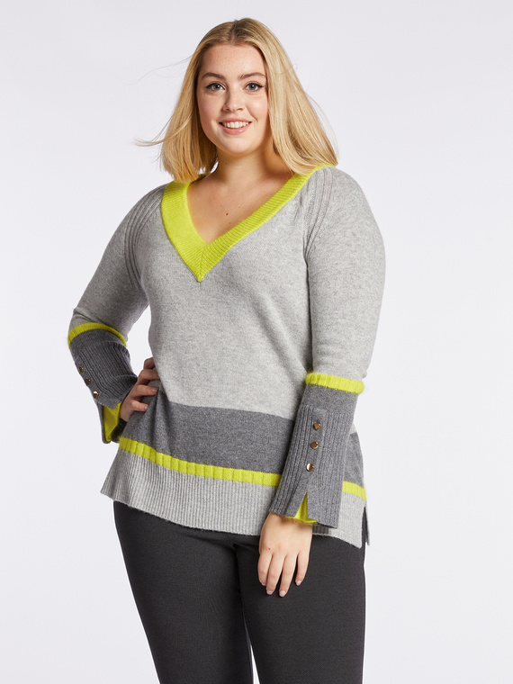 Sweater with colourful trims