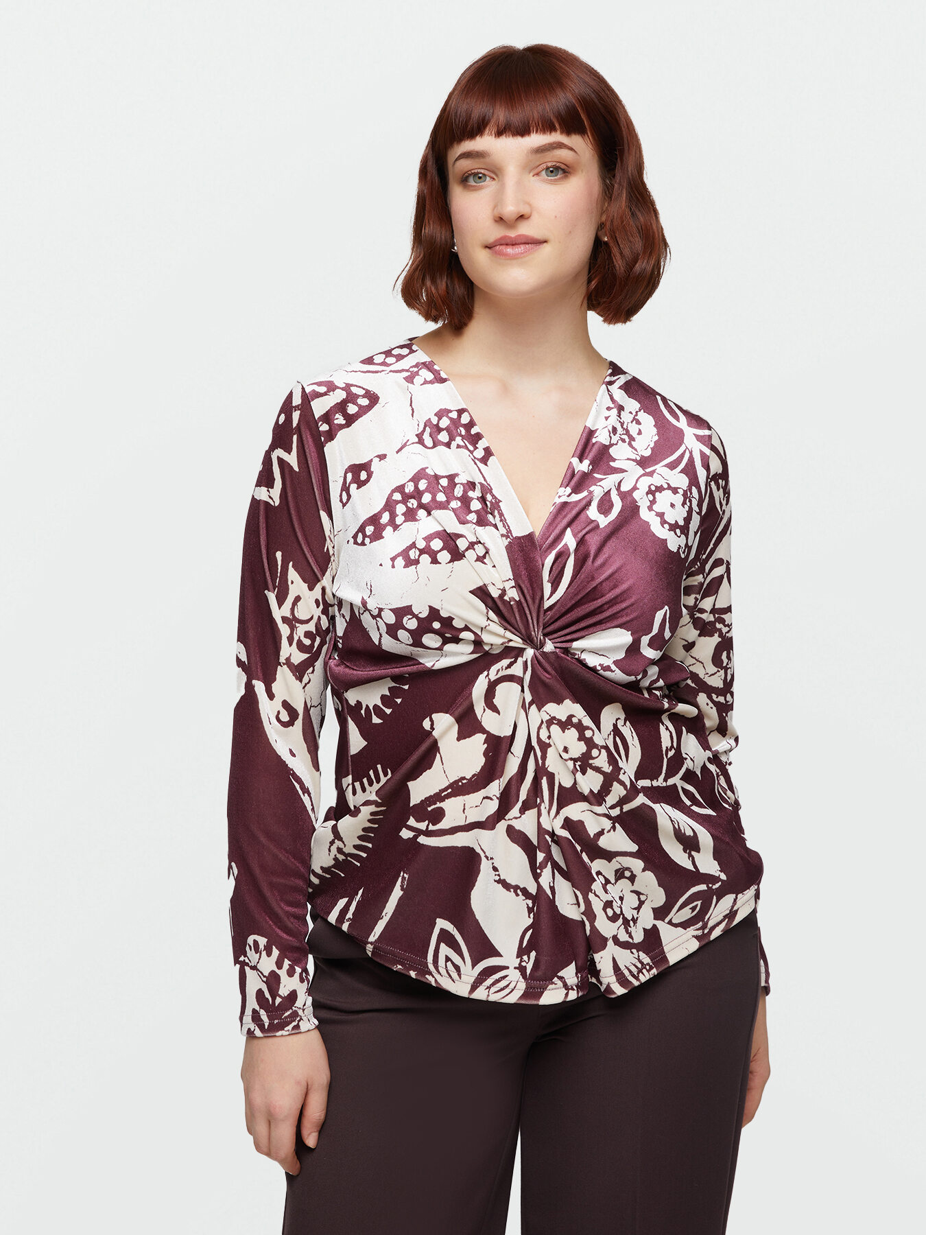 Printed velvet T-shirt with knot image number 2