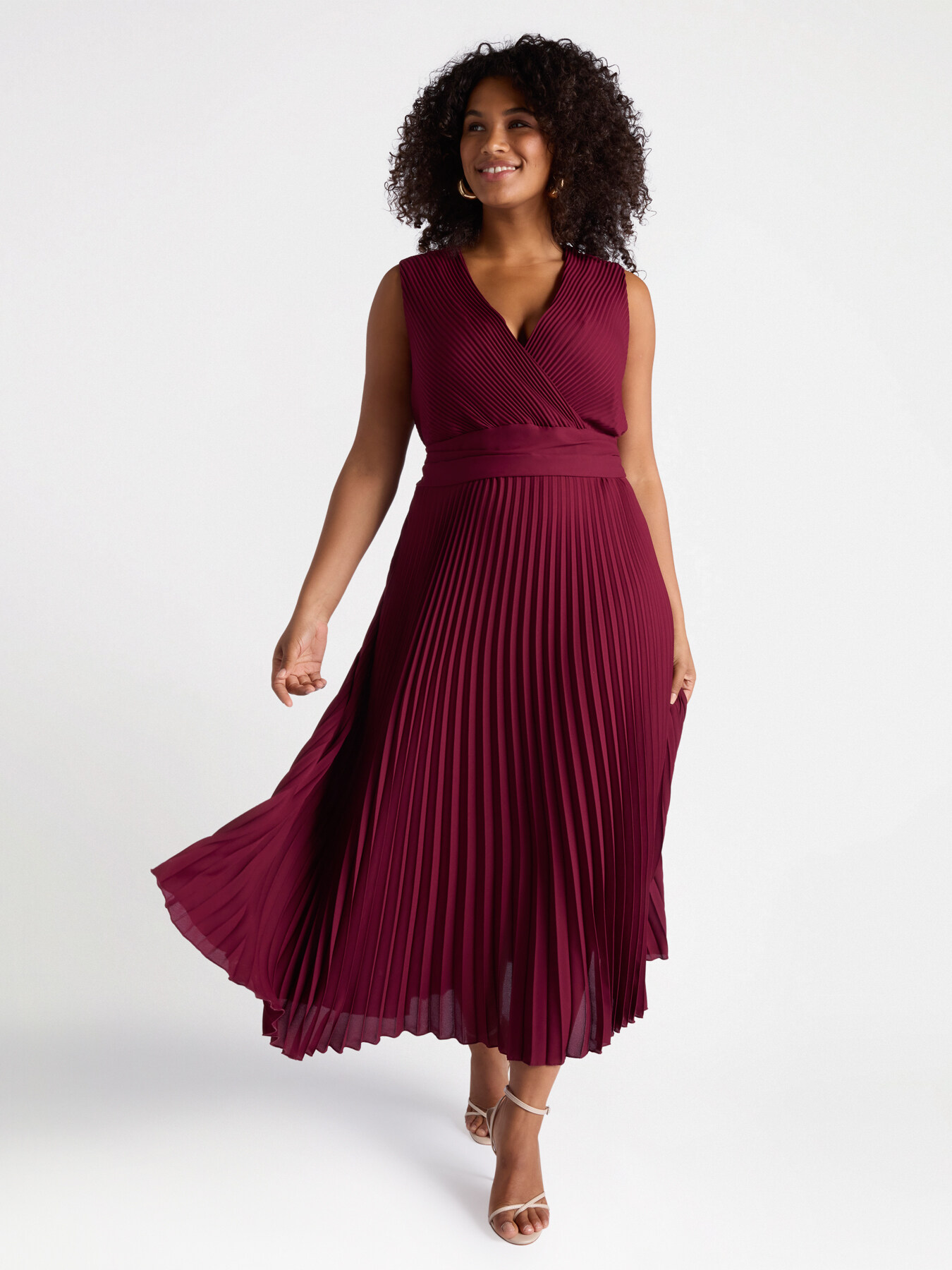 Pleated dress with V-neck image number 0