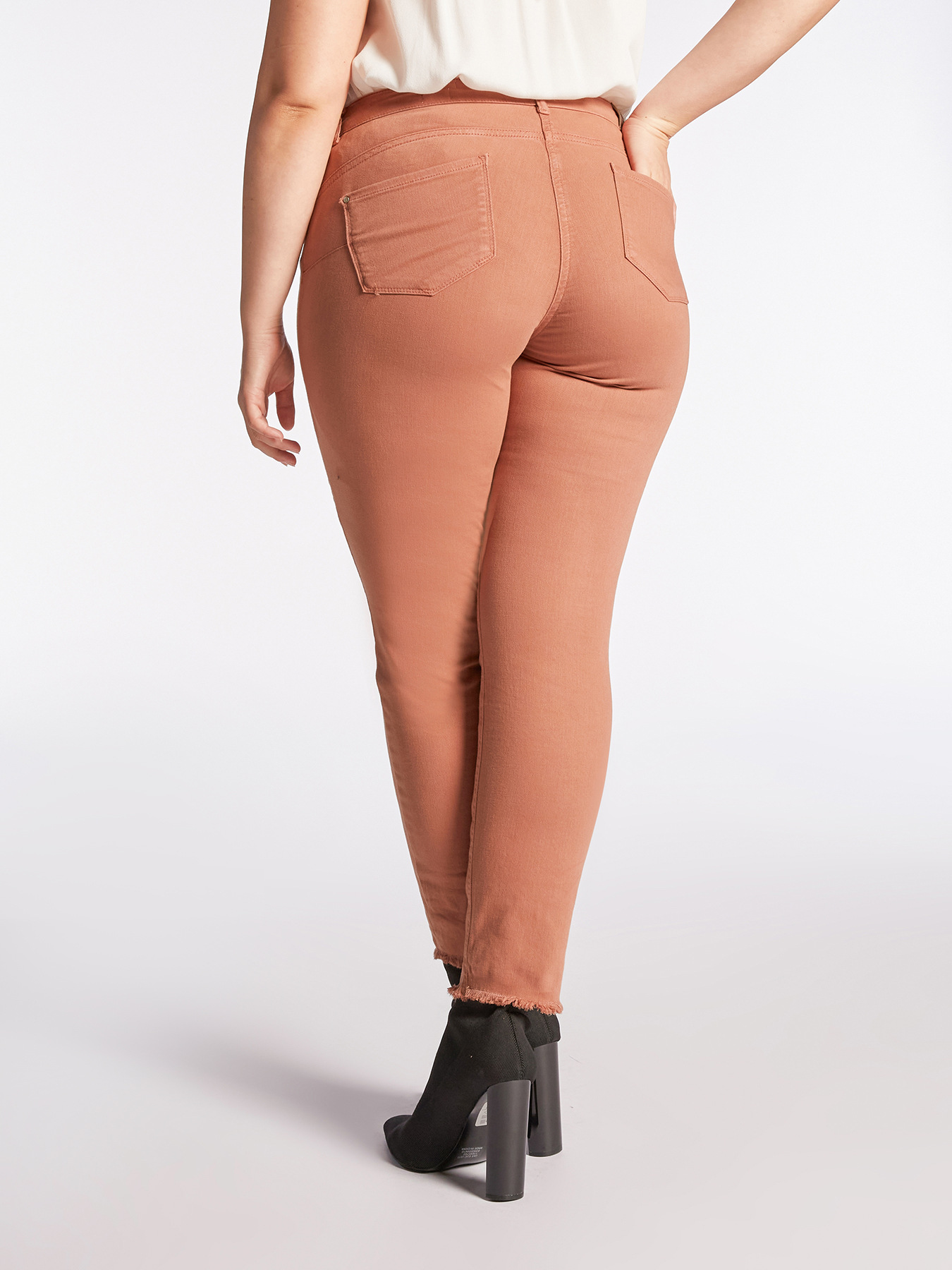 Skinny-Hose mit Fransen am Beinabschluss image number 1