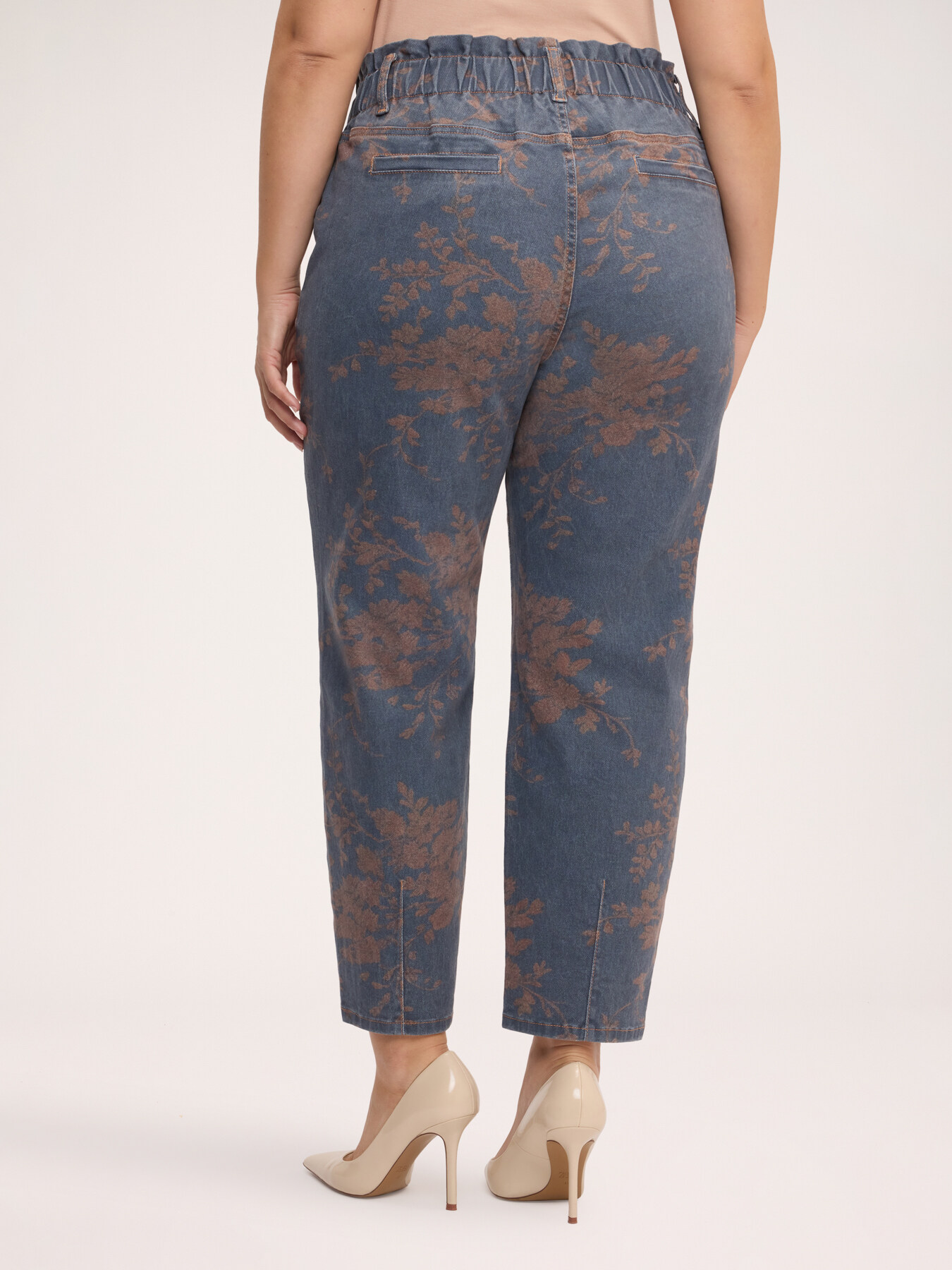 Balloon jeans with floral print image number 1