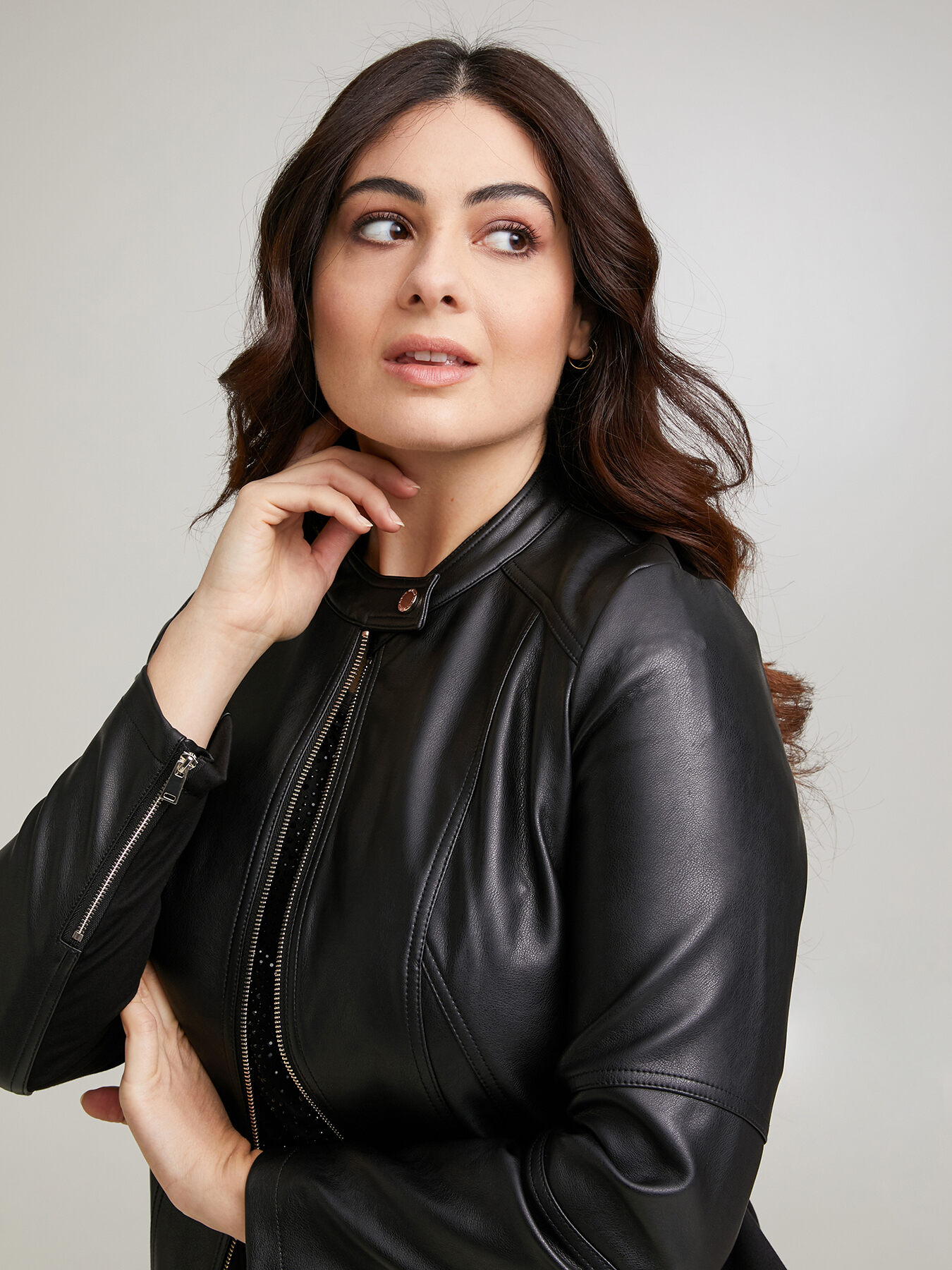 Giacca in similpelle con zip image number 2