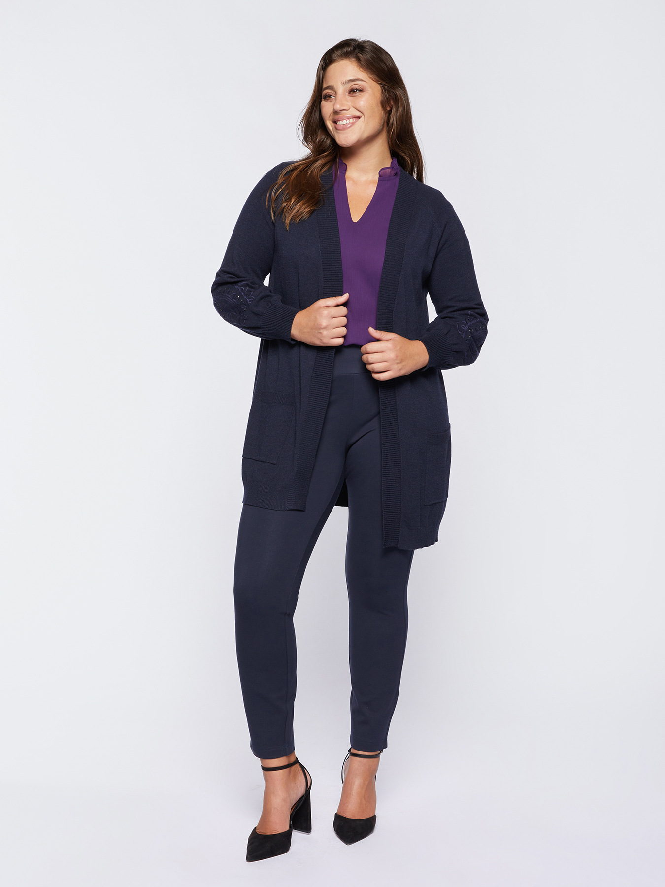 C&aacute;rdigan con mangas bordadas image number 0