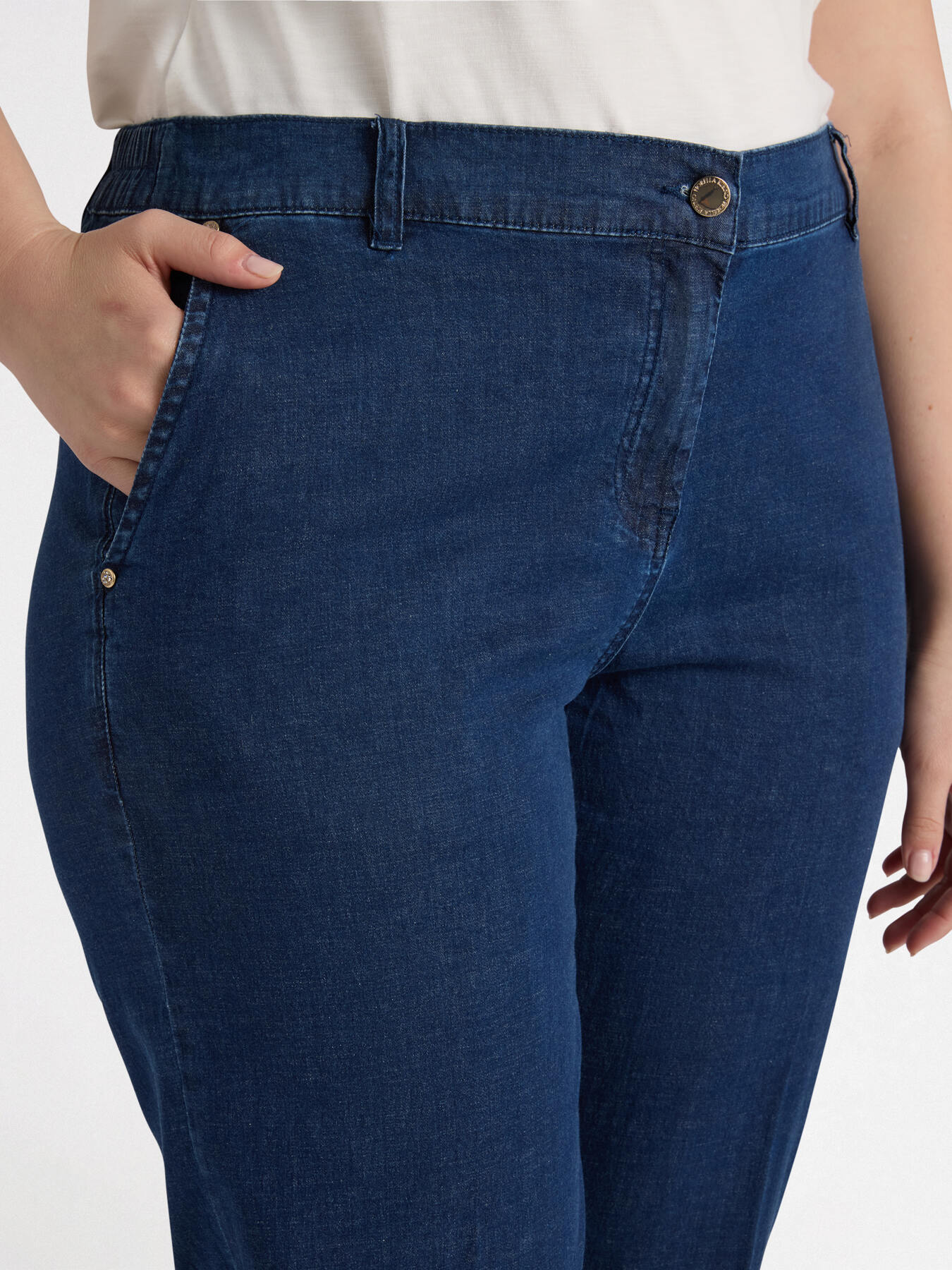 Jeans balloon con tasche all'americana image number 3