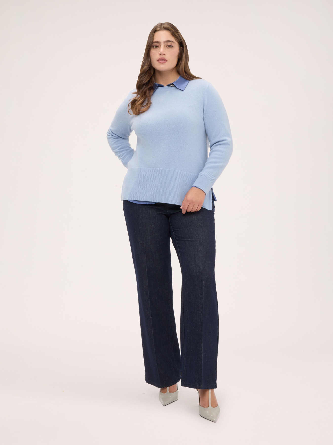 100% cashmere crew-neck sweater image number 2