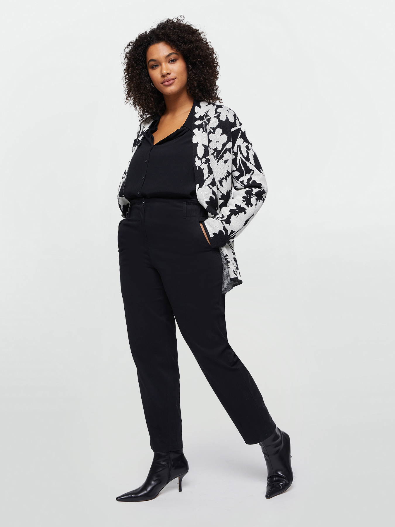 Stretch cotton balloon trousers image number 3